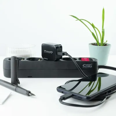 Cargador de Pared TooQ TQWC-1S01/ 1xUSB/ 12W/ Negro Cargador de Pared TooQ TQWC-1S01/ 1xUSB/ 12W/ Negro