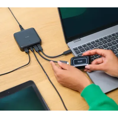 Cargador de Sobremesa Trust Maxo/ 3xUSB Tipo-C/ 1xUSB/ 100W Cargador de Sobremesa Trust Maxo/ 3xUSB Tipo-C/ 1xUSB/ 100W