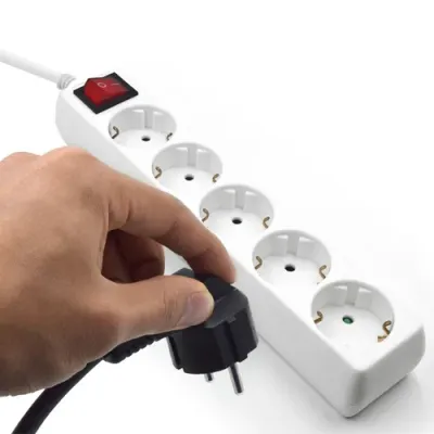 Ewent ew3916 regleta 5 tomas / 1 interruptor 1.5m Ewent ew3916 regleta 5 tomas / 1 interruptor 1.5m